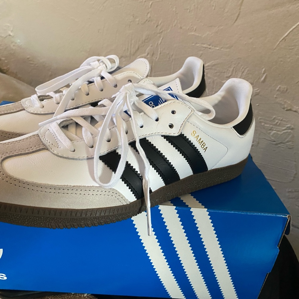 Adidas White and Black Samba Sneakers - Picture 4 of 7